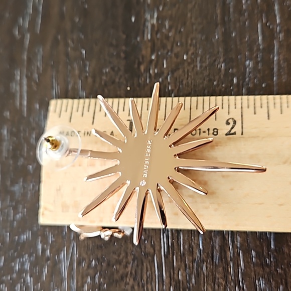 Babble Bar Necklace & Earrings - Picture 12 of 13